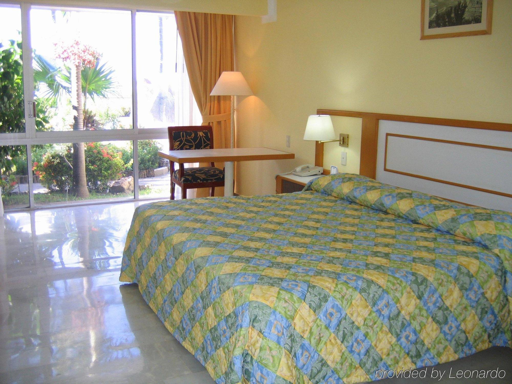 Hotel Aguamarina Масатлан Номер фото